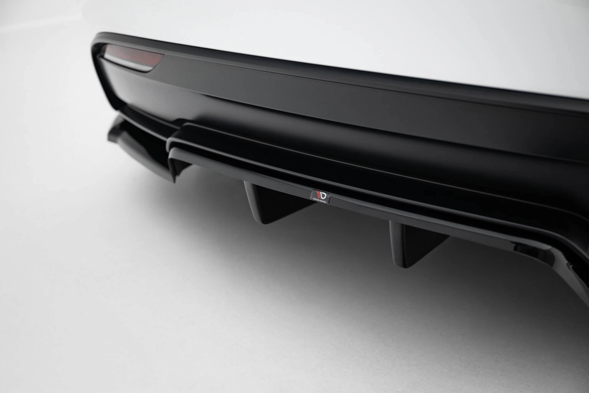 Diffuser Tesla Model 3 Performance 2023 -> │ V.1 Glossy Black Edition – bilde 3