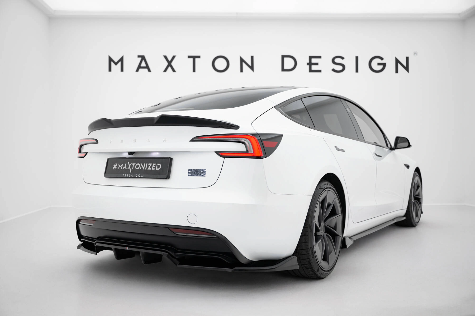 Diffuser Tesla Model 3 Performance 2023 -> │ V.1 Glossy Black Edition – bilde 4