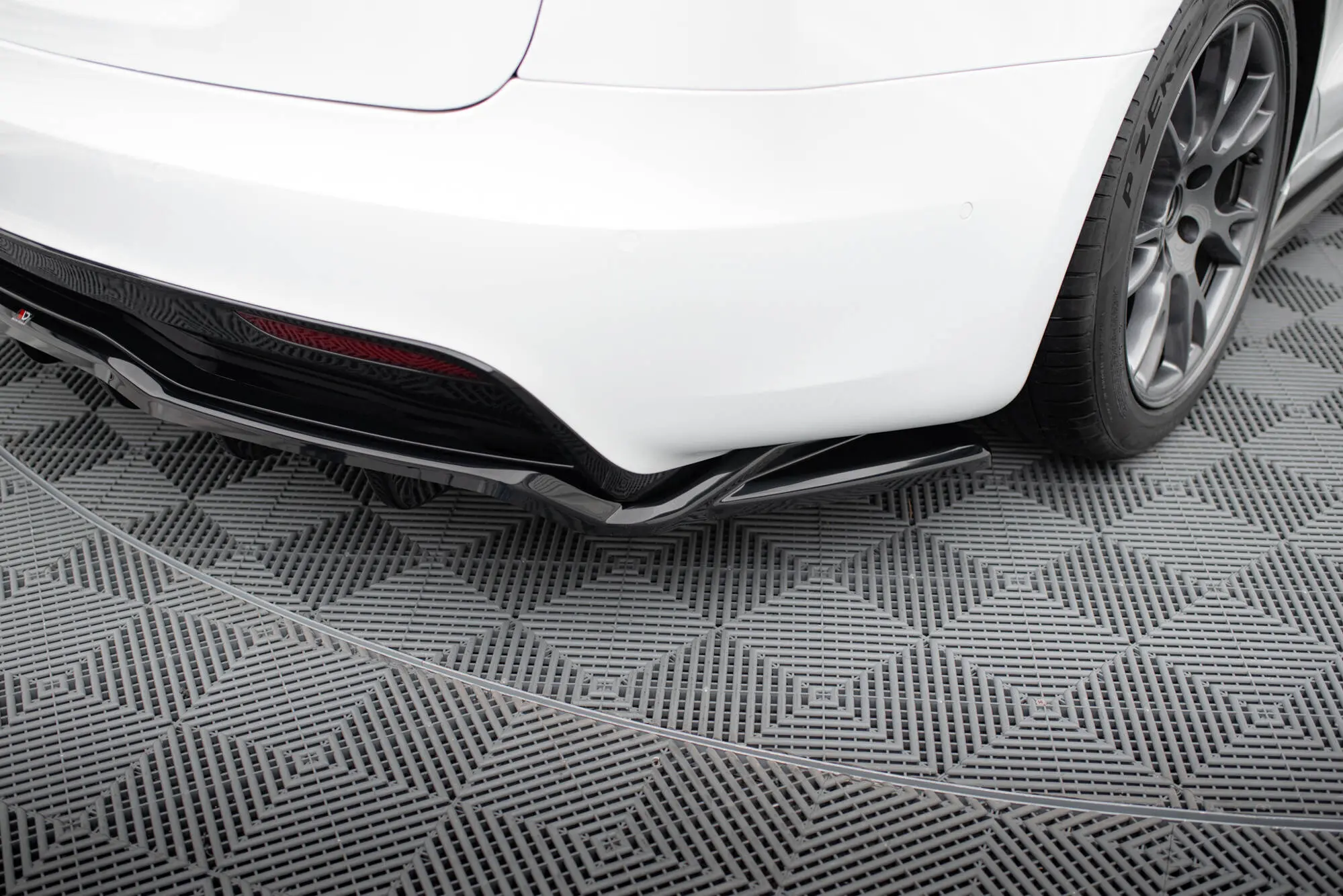 Diffuser Tesla Model S Plaid 2021 -> | V.2 Glossy Black Edition – bilde 6