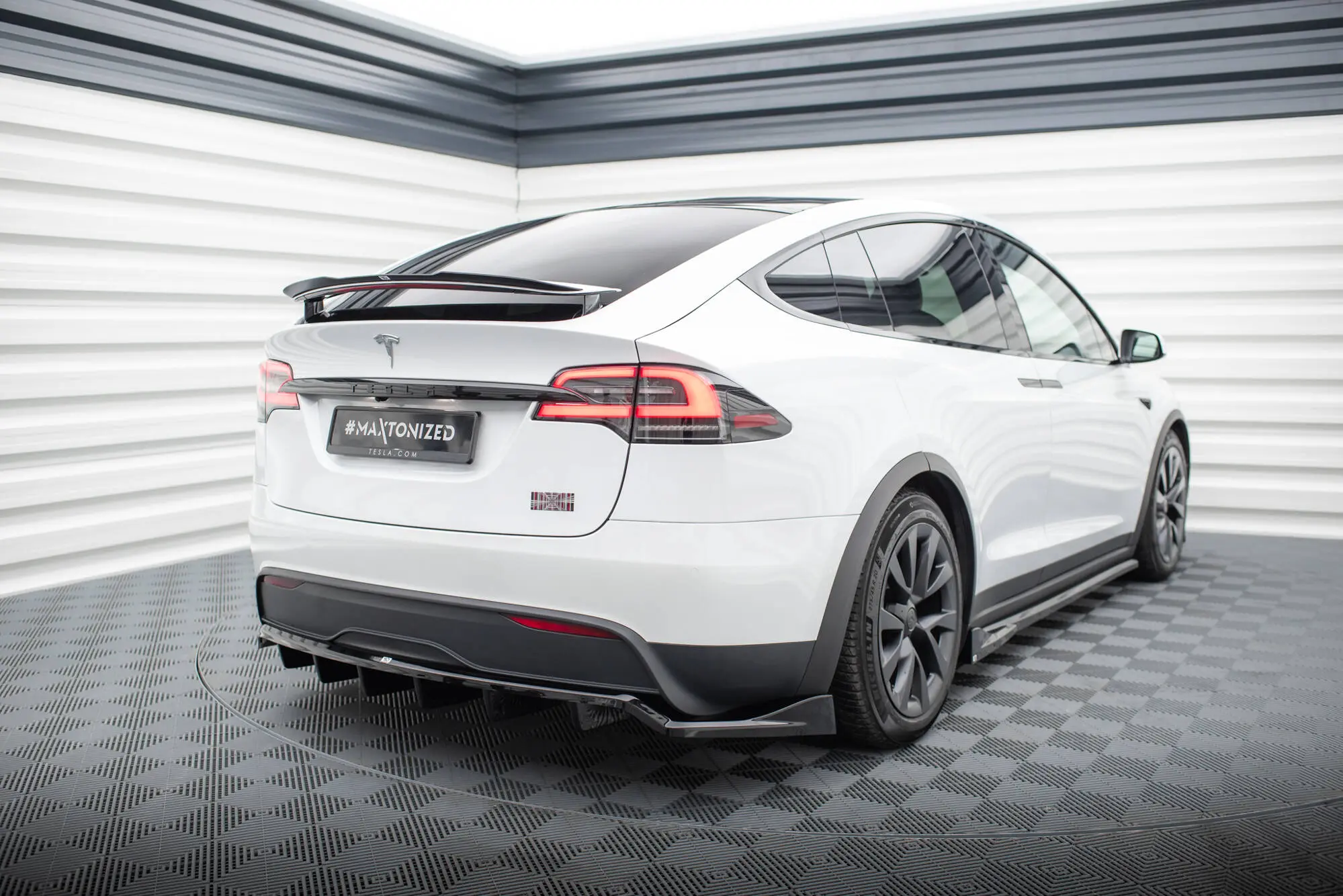 Diffuser Tesla Model X Facelift 2021 -> │ Black Edition – bilde 8