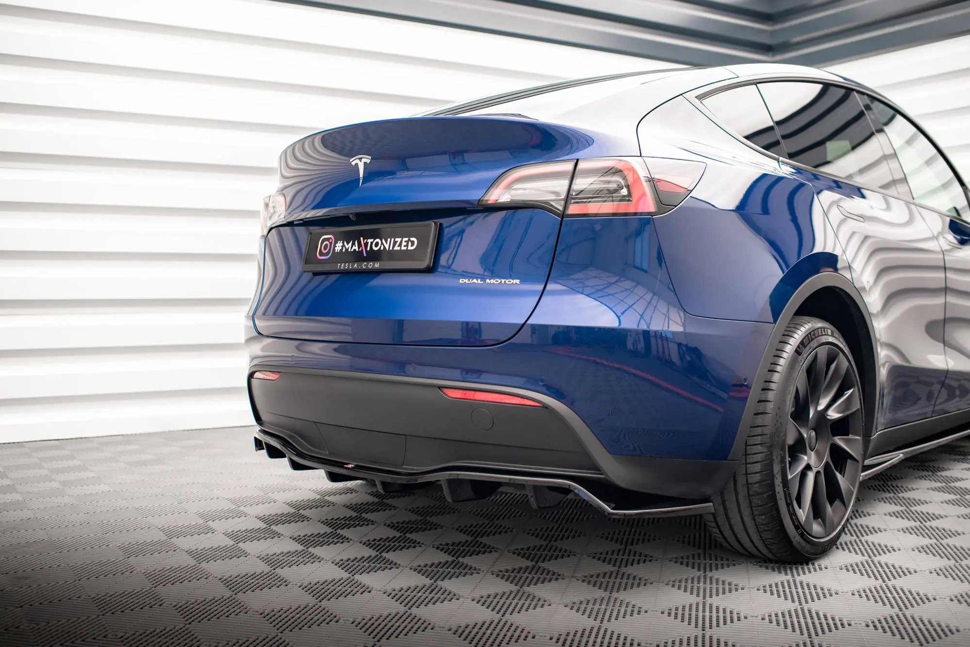 Diffuser Tesla Model Y 2020 - 2025 | Glossy Black Edition