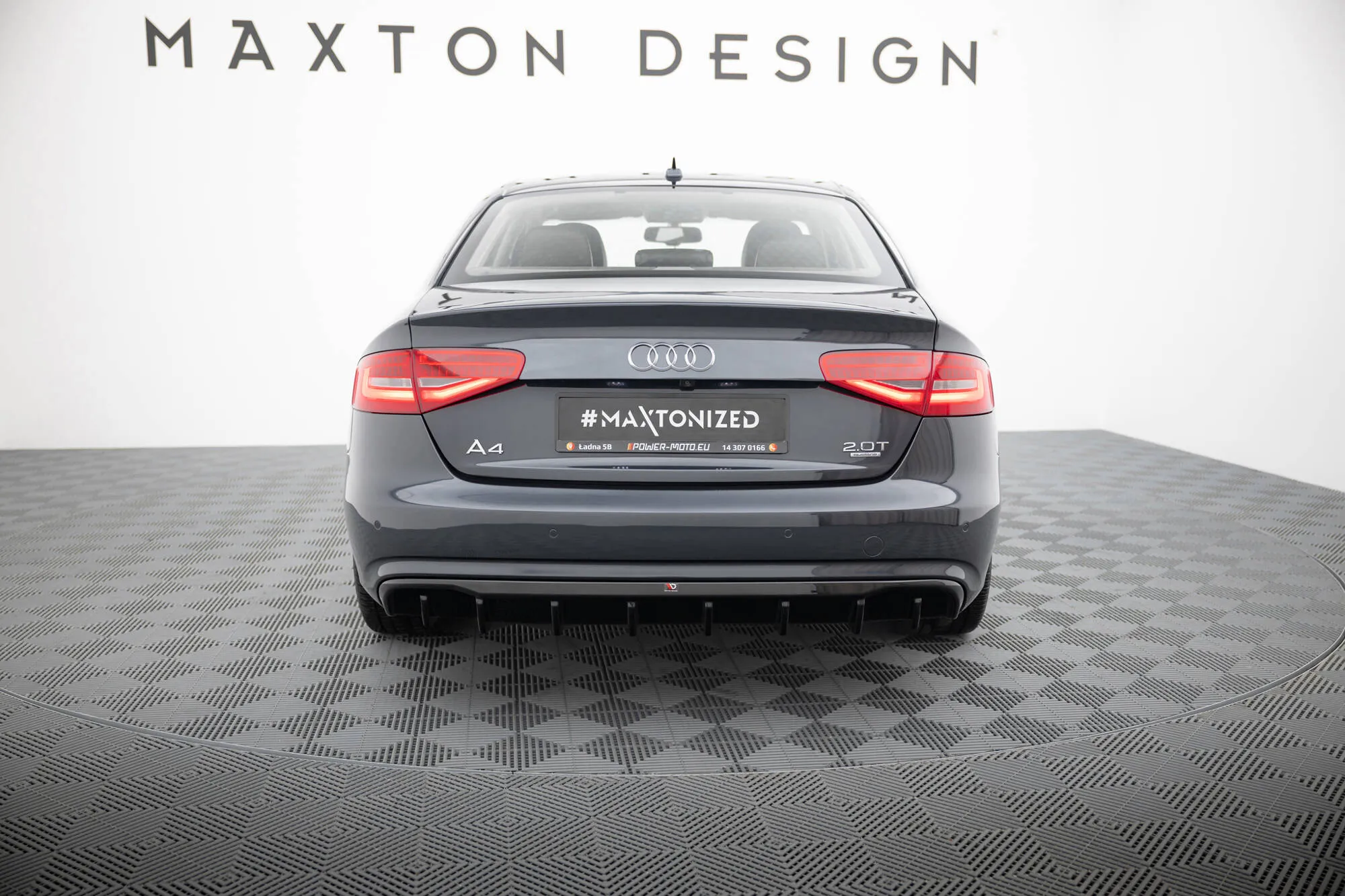Diffuser uten eksosuttak Audi A4 B8 Facelift 2011 - 2015 | Glossy Black Edition