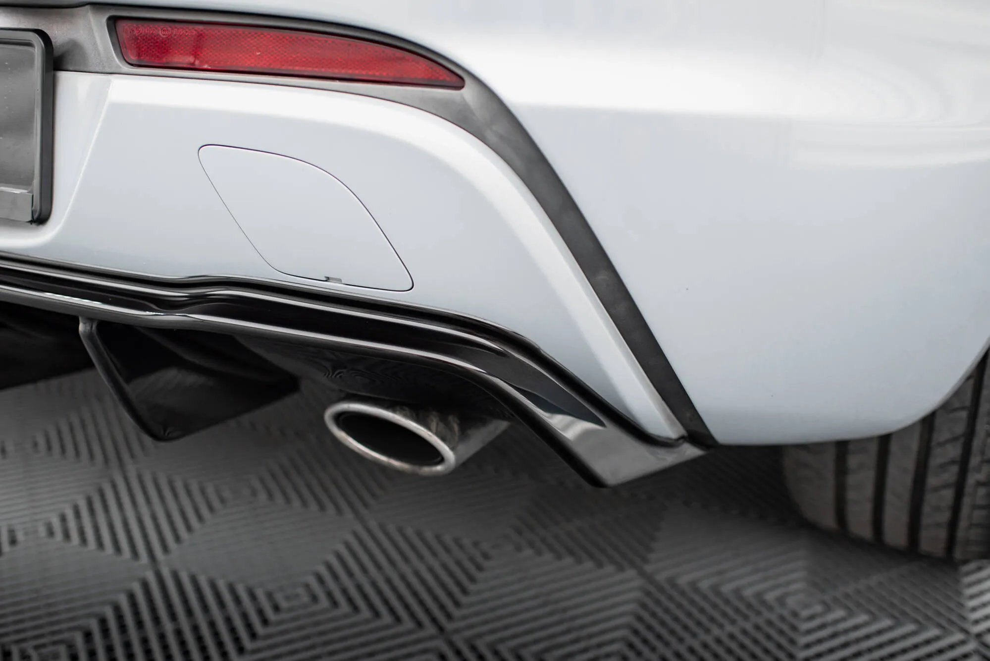 Diffuser V.1 Opel Astra J Gtc Opc-line 2011-2018 | Glossy Black Edition – bilde 4