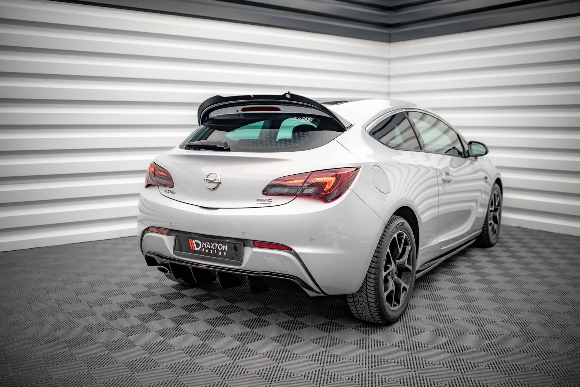 Diffuser V.1 Opel Astra J Gtc Opc-line 2011-2018 (v2) | Glossy Black Edition