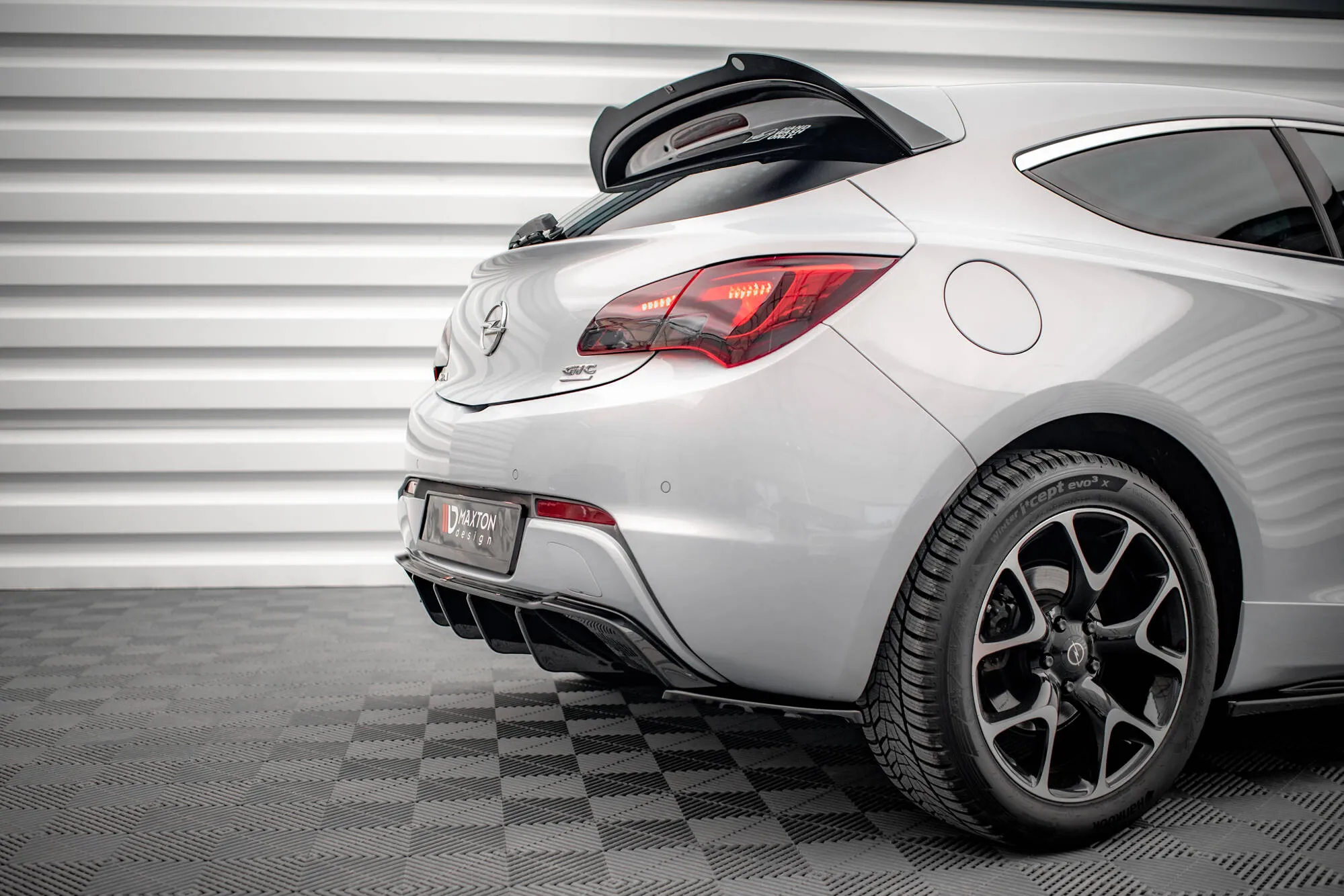 Diffuser V.1 Opel Astra J Gtc Opc-line 2011-2018 (v2) | Glossy Black Edition – bilde 2