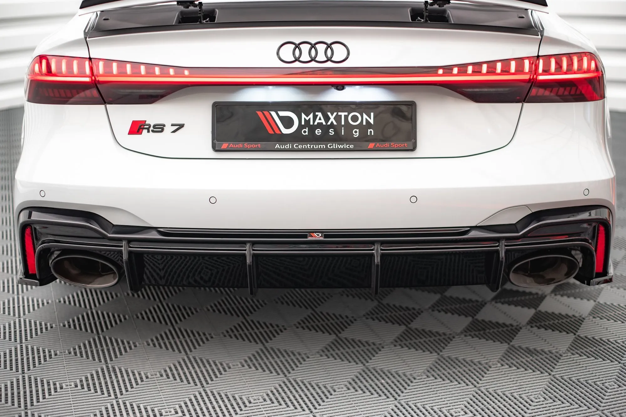 Diffuser V.1 V.1 Audi RS6 C8 2019-> / Audi RS7 C8 2019-> | Glossy Black Edition