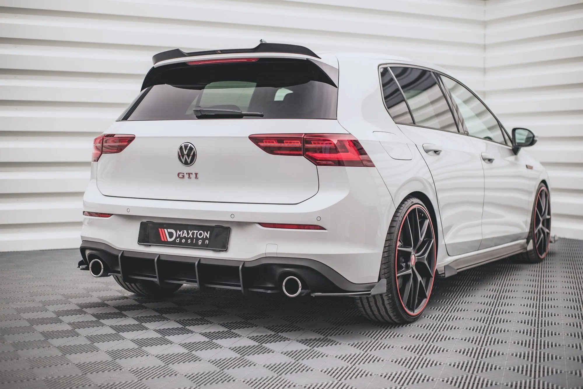 Diffuser V.1 VW Golf 8 GTI / GTI Clubsport / R-line 2020-> | Street Pro Black Edition – bilde 7
