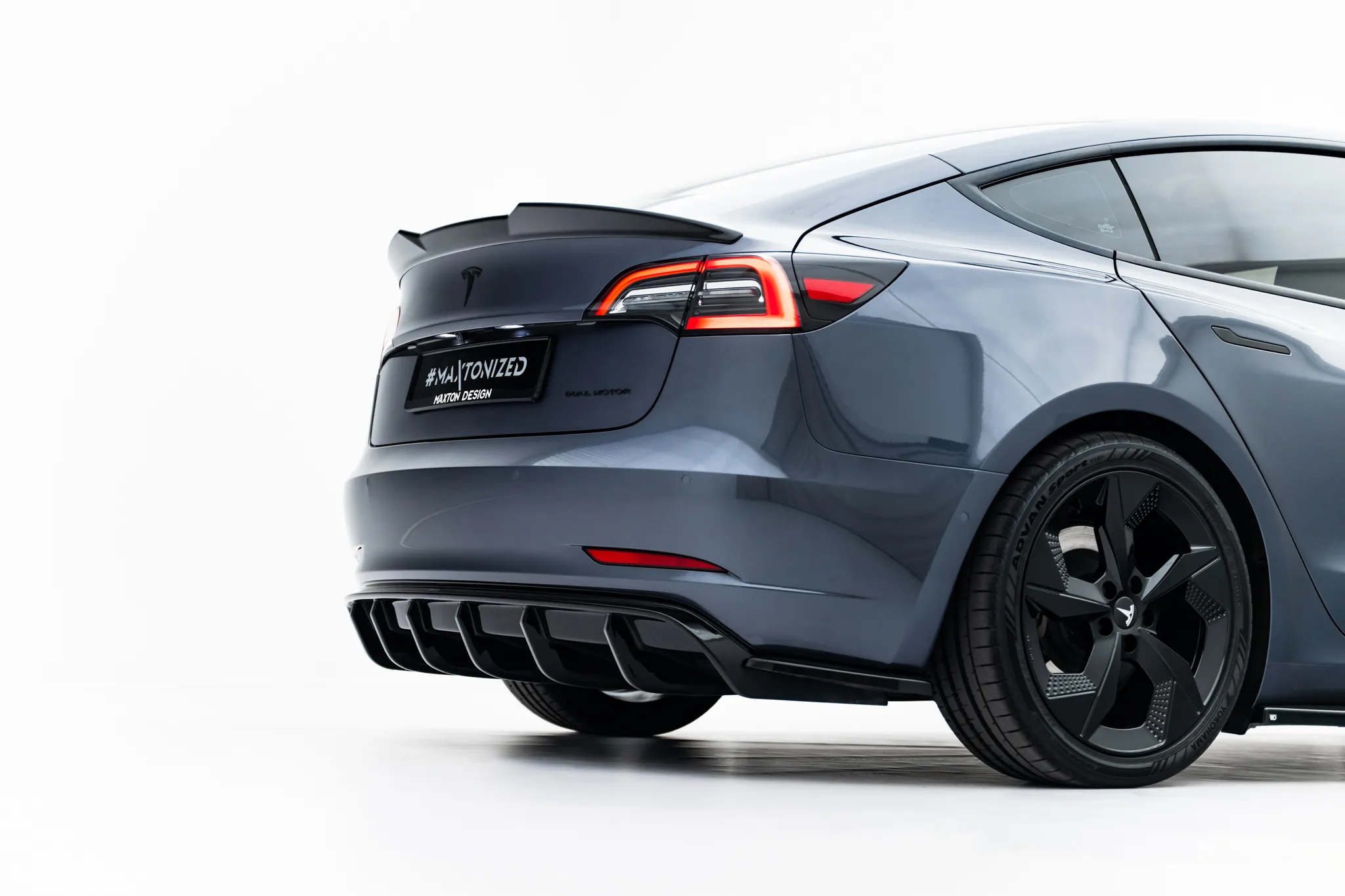 Diffuser V.2 Tesla Model 3 2017 - 2023 | Glossy Black Edition – bilde 5