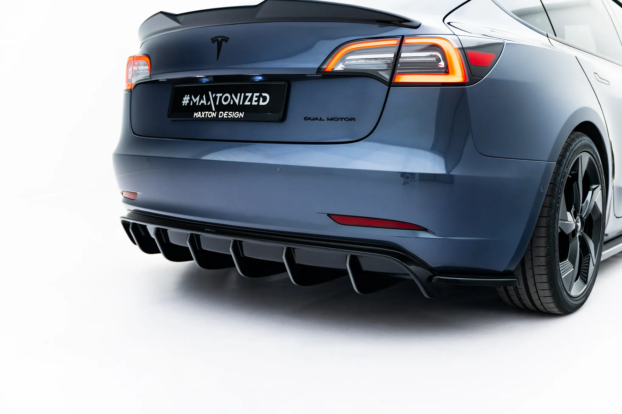 Diffuser V.2 Tesla Model 3 2017 - 2023 | Glossy Black Edition – bilde 7