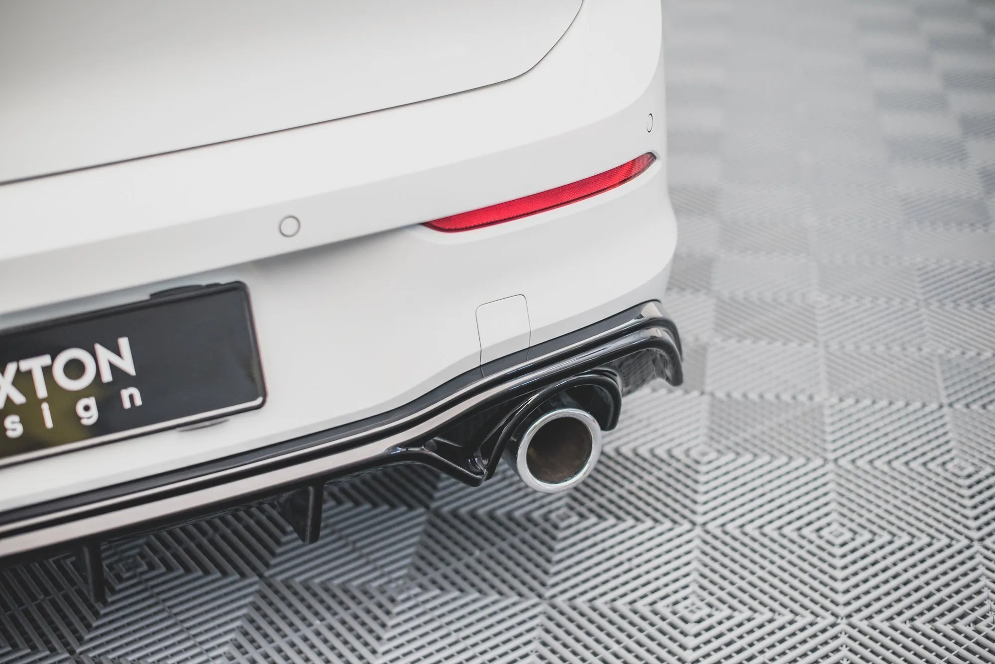 Diffuser V.2 V.1 VW Golf VIII R 2020-> / VW Golf VIII GTI 2020-> | Glossy Black Edition – bilde 6