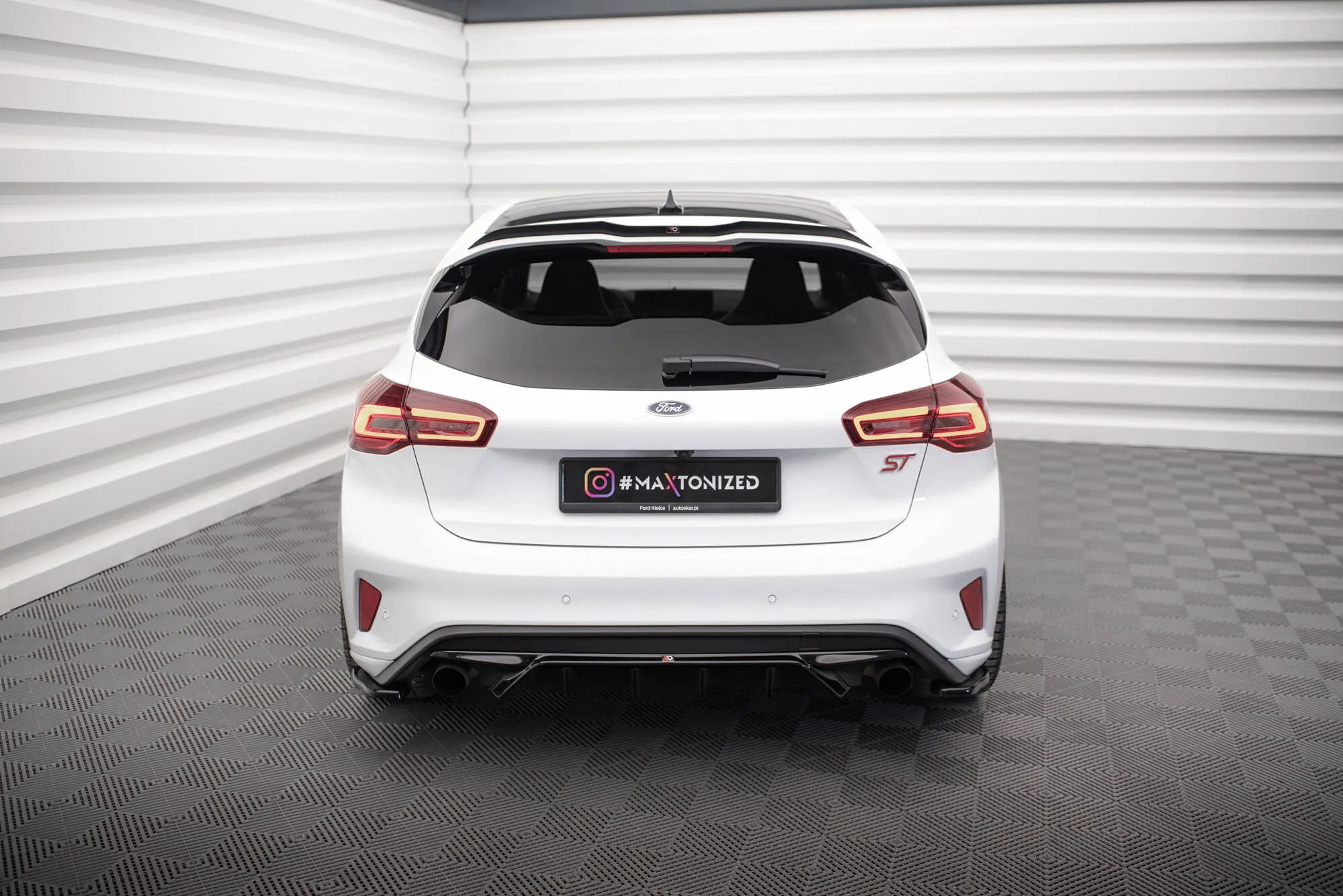 Diffuser V.2 V.2 Ford Focus ST mk4 2019-> | Glossy Black Edition – bilde 2