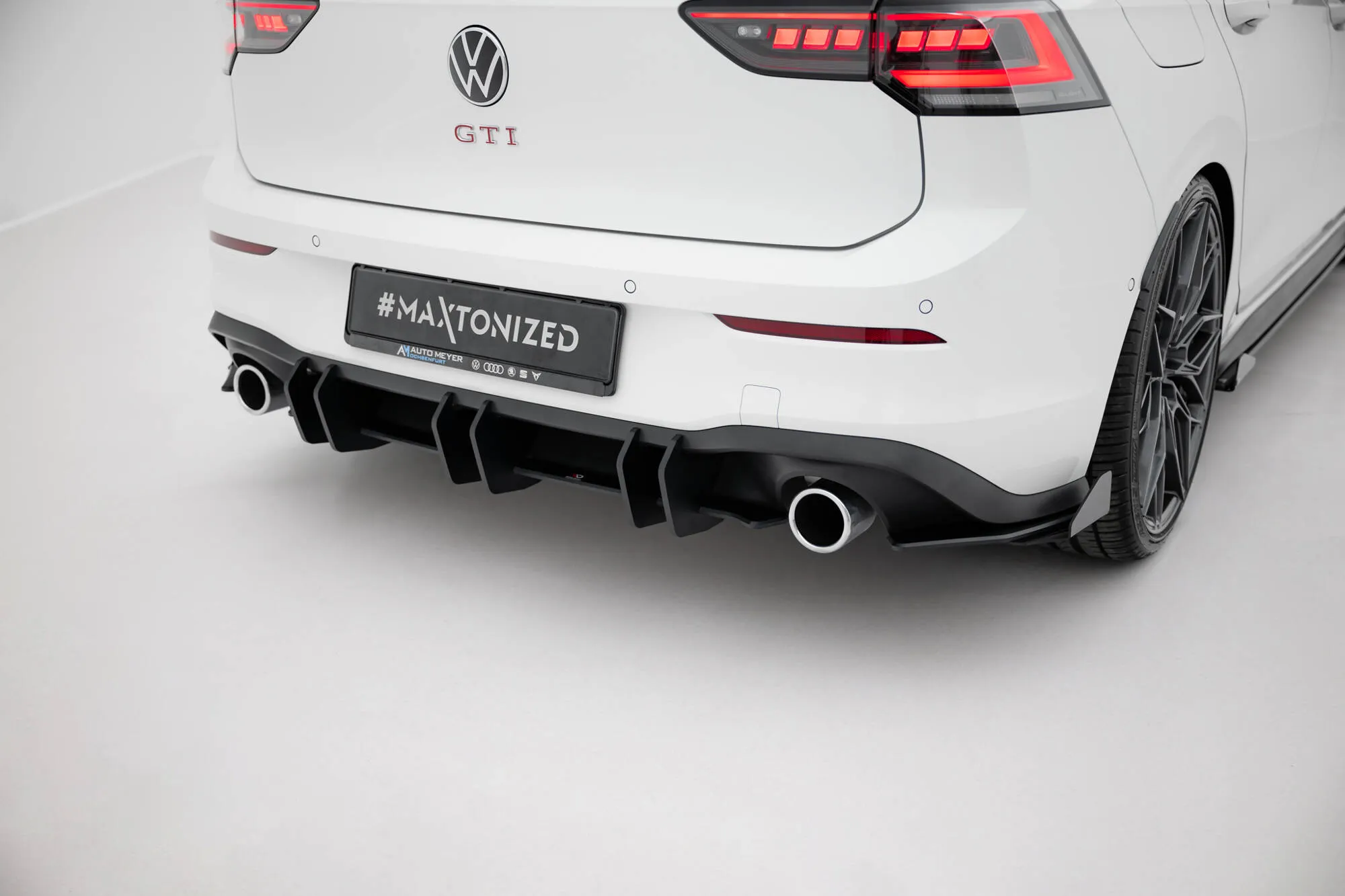 Diffuser V.2 VW Golf 8 GTI / GTI Clubsport / R-line 2020-> | Street Pro Black Edition – bilde 2