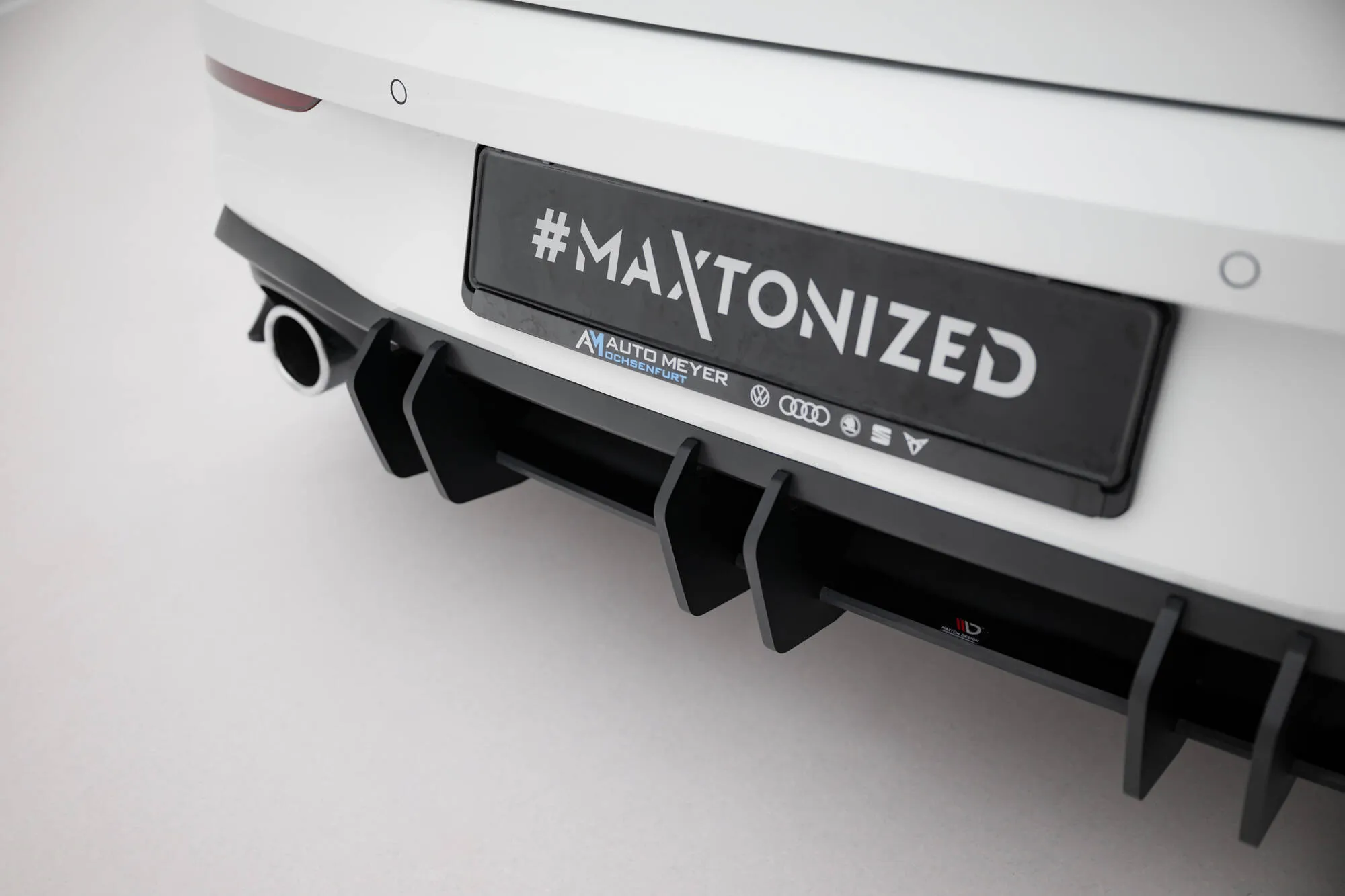 Diffuser V.2 VW Golf 8 GTI / GTI Clubsport / R-line 2020-> | Street Pro Black Edition – bilde 3