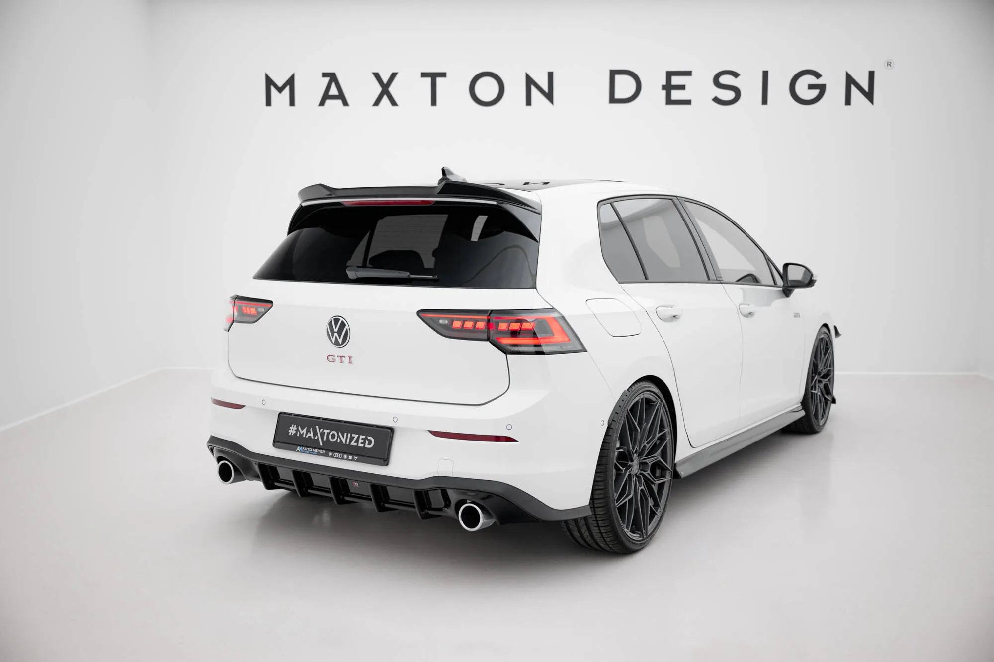Diffuser V.3 V.1 VW Golf VIII R 2020-> / VW Golf VIII GTI 2020-> | Glossy Black Edition – bilde 2