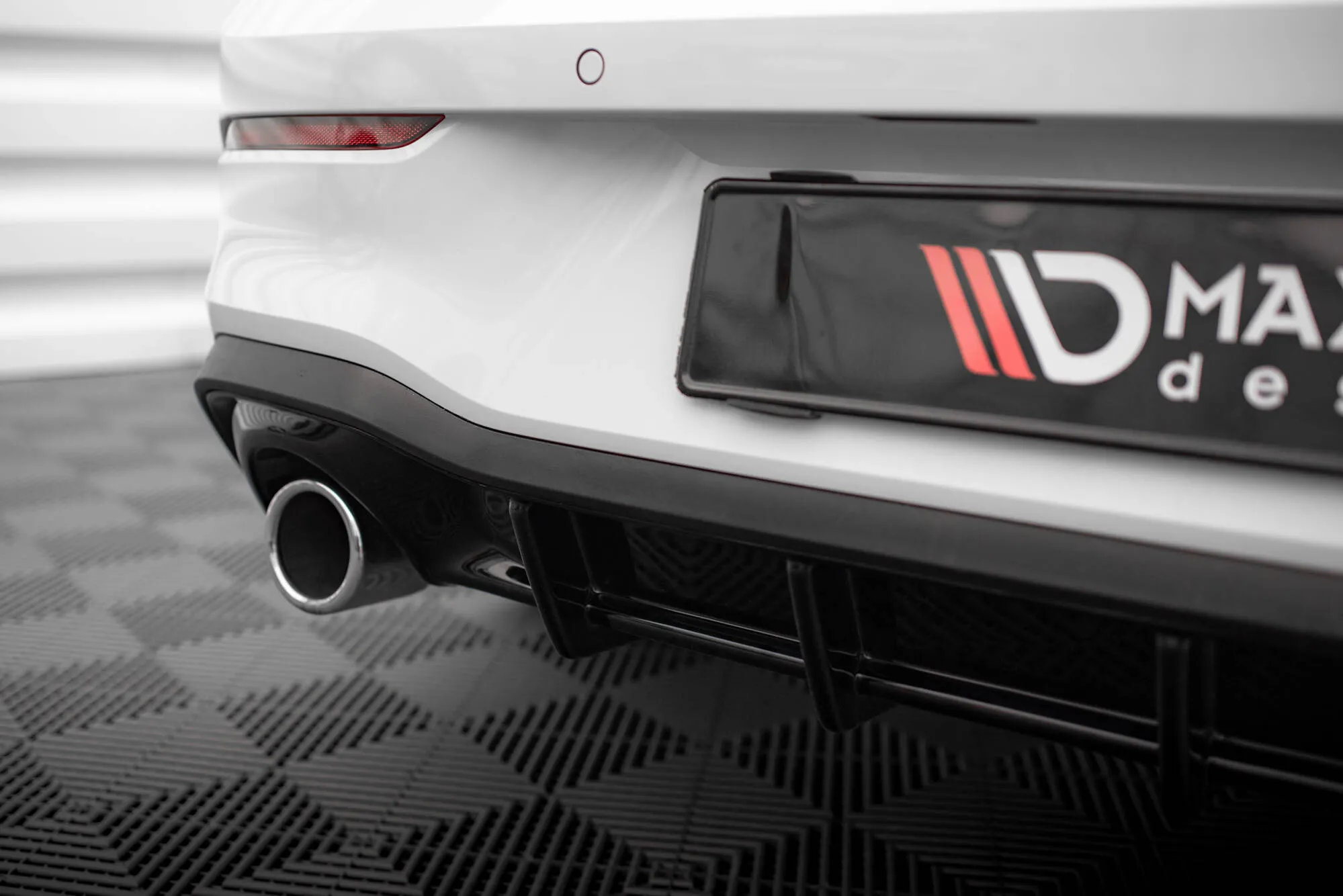 Diffuser V.3 V.1 VW Golf VIII R 2020-> / VW Golf VIII GTI 2020-> | Glossy Black Edition – bilde 6
