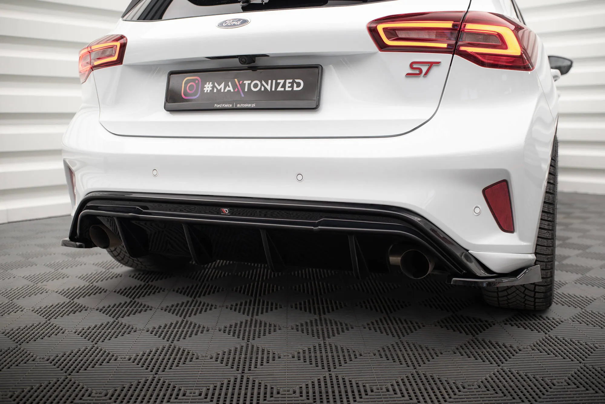 Diffuser V.3 V.2 Ford Focus ST mk4 2019-> | Glossy Black Edition – bilde 5