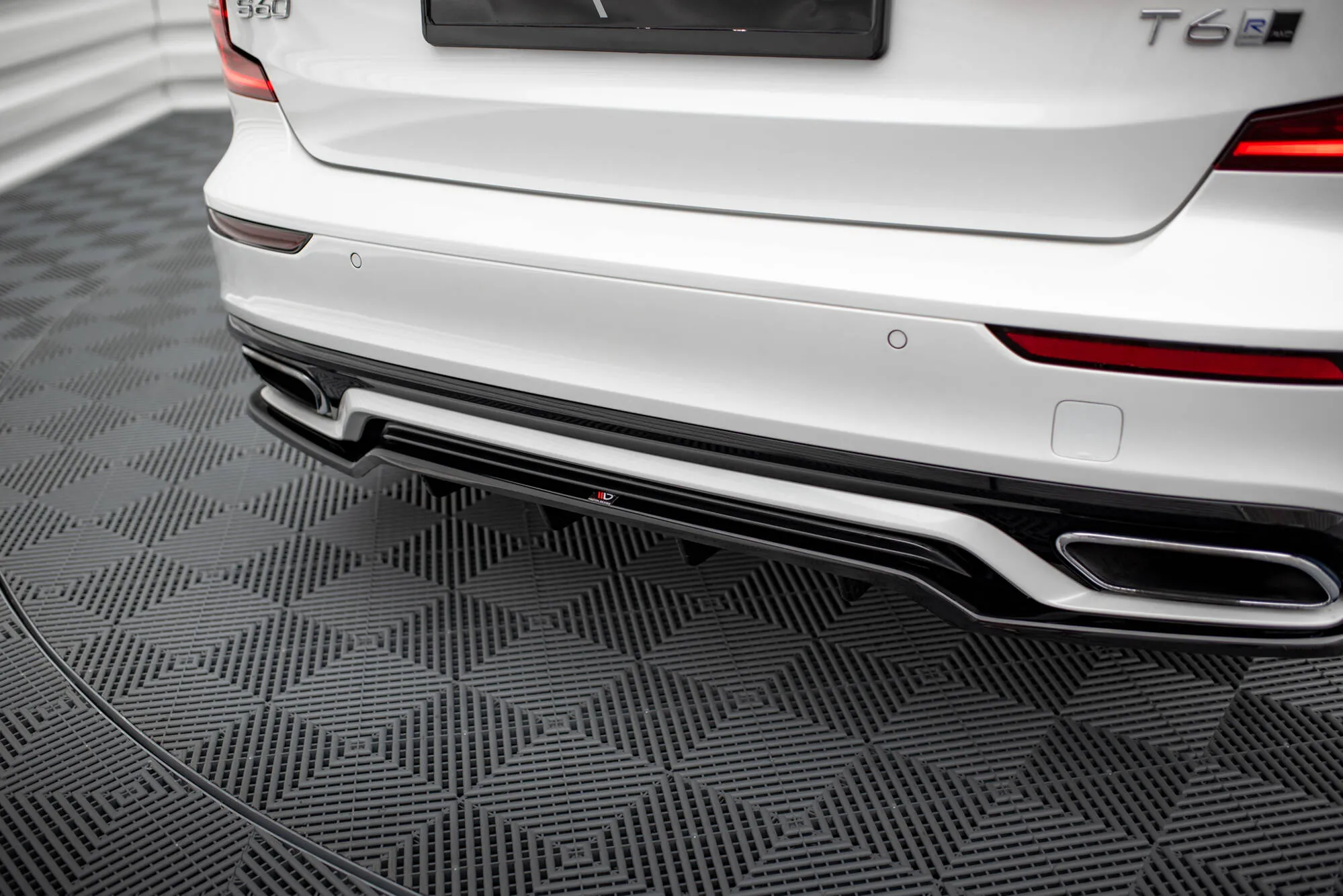 Diffuser Volvo S60/V60 R-Design 2018 -> │ Glossy Black – bilde 10