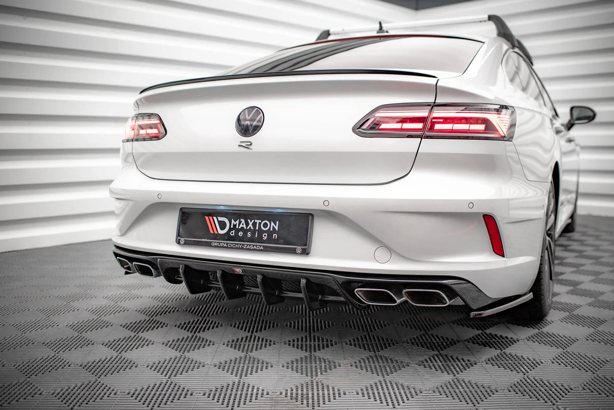 Diffuser VW Arteon R Facelift 2020 - 2025 | Glossy Black Edition – bilde 3