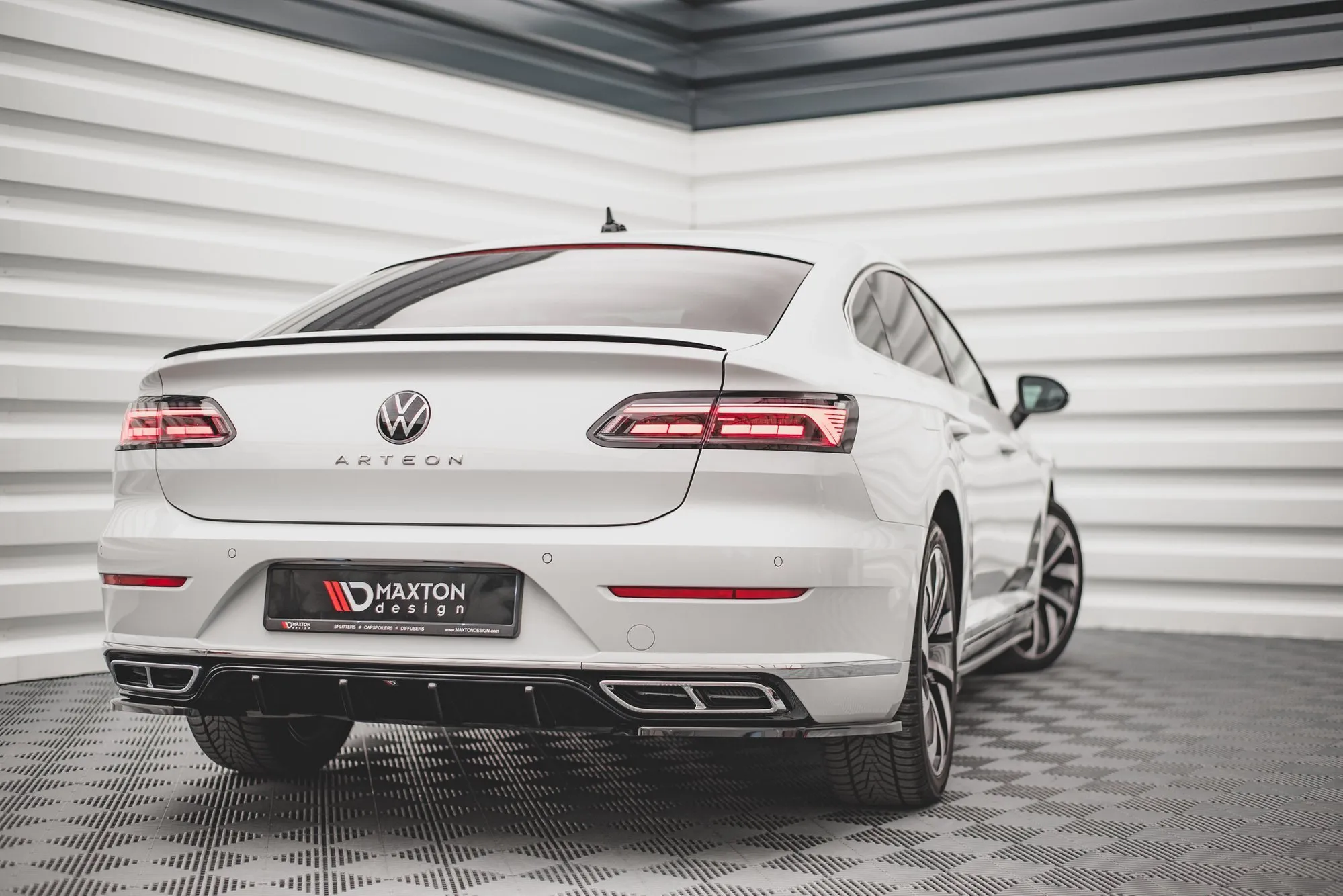 Diffuser VW Arteon R-Line Facelift 2020 - 2024 | Glossy Black Edition