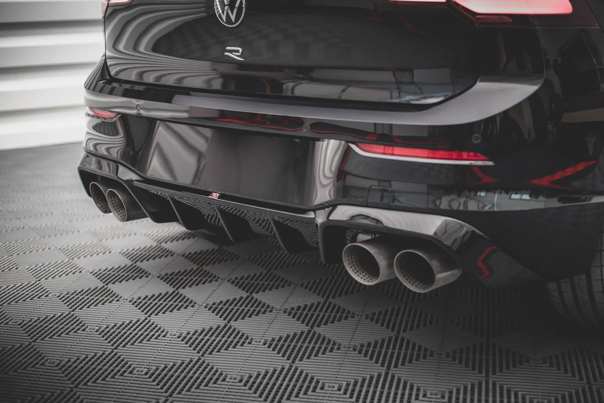 Diffuser VW Golf R Mk8 2020 - > | V.1 Glossy Black Edition