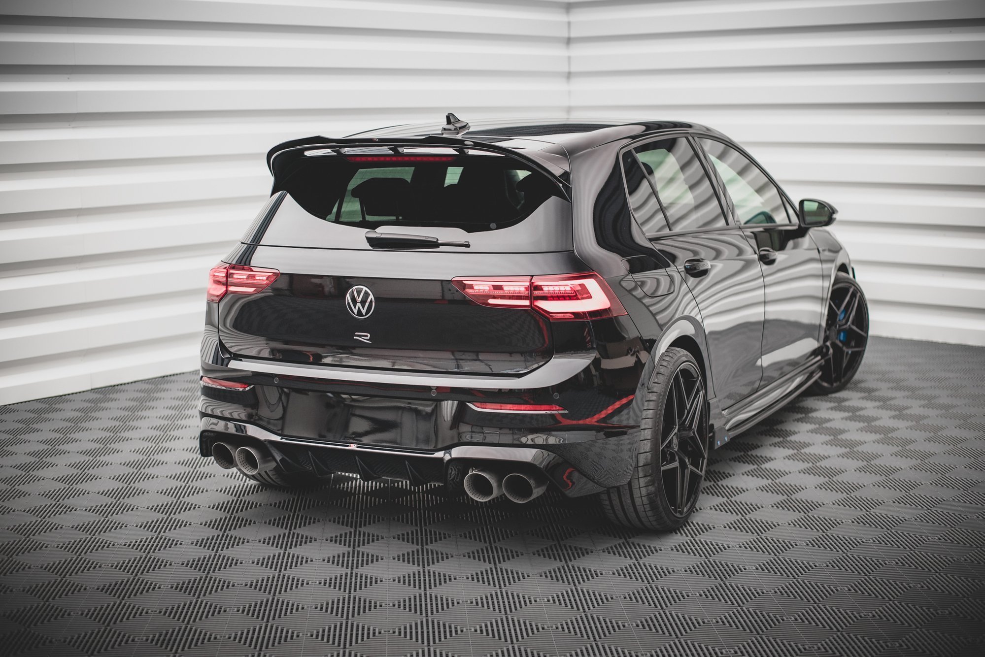 Diffuser VW Golf R Mk8 2020 - > | V.1 Glossy Black Edition – bilde 3