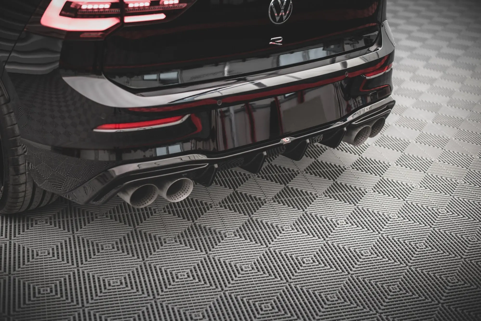 Diffuser VW Golf R Mk8 2020 - > | V.2 Glossy Black Edition