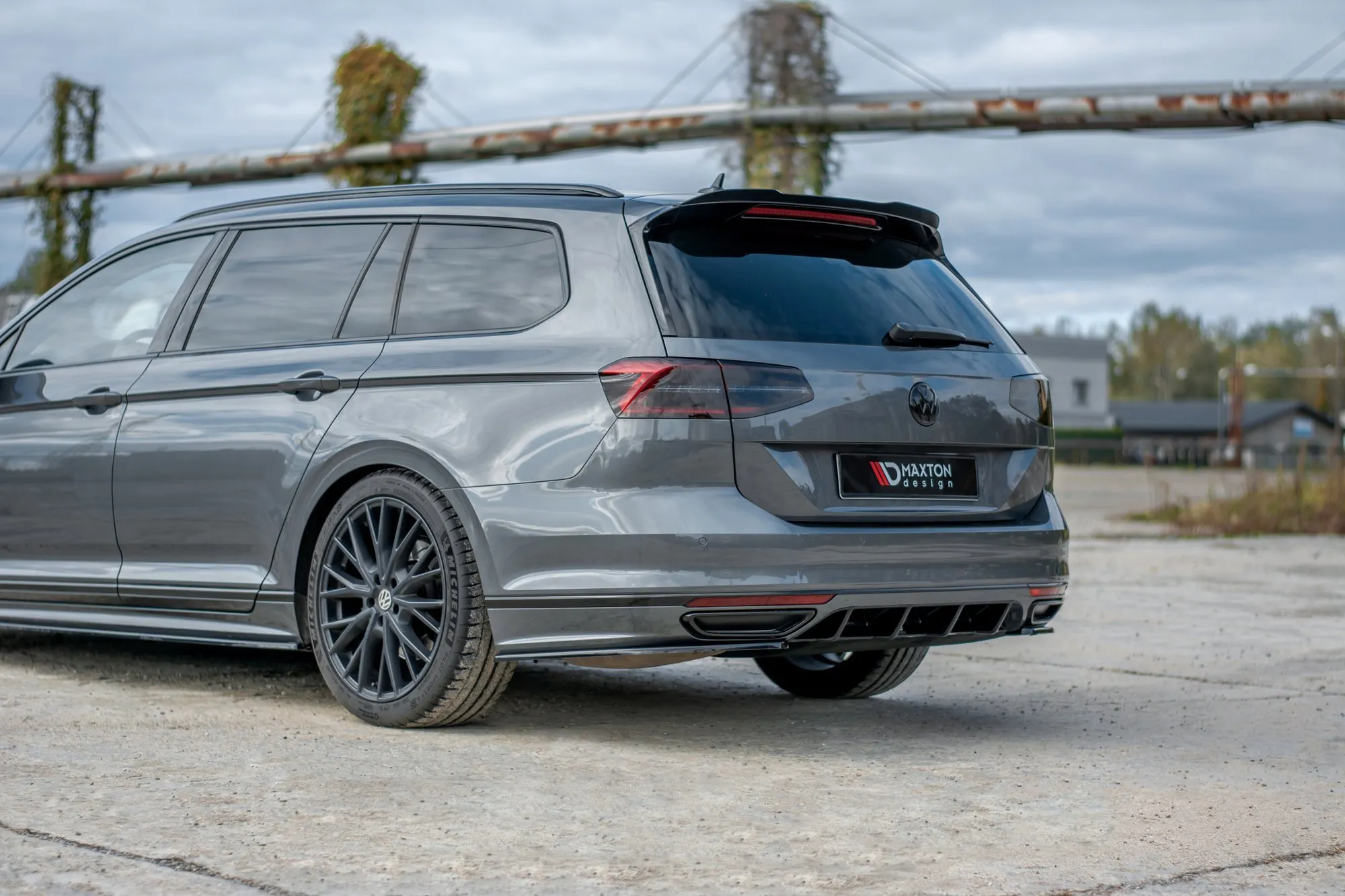 Diffuser VW Passat B8 R-Line 2015 - 2019 | Glossy Black Edition – bilde 3