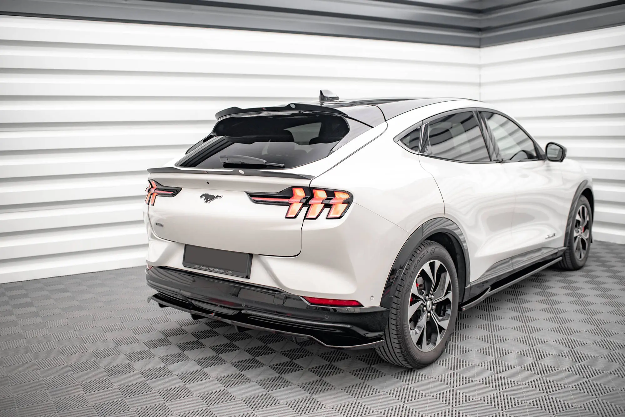 Diffusør Ford Mustang Mach-E 2020-> Image 3