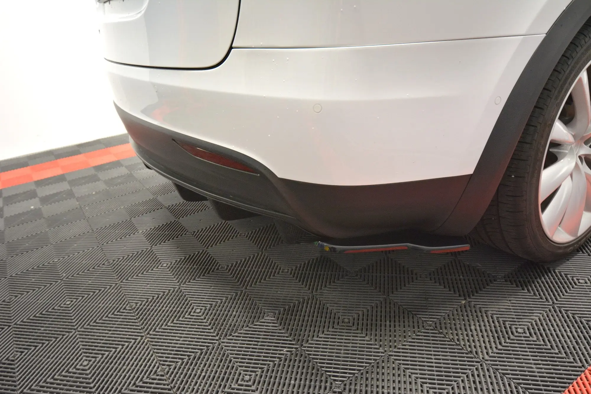 Diffusør Tesla Model X 2015 - 2021 │ Black Edition – bilde 4