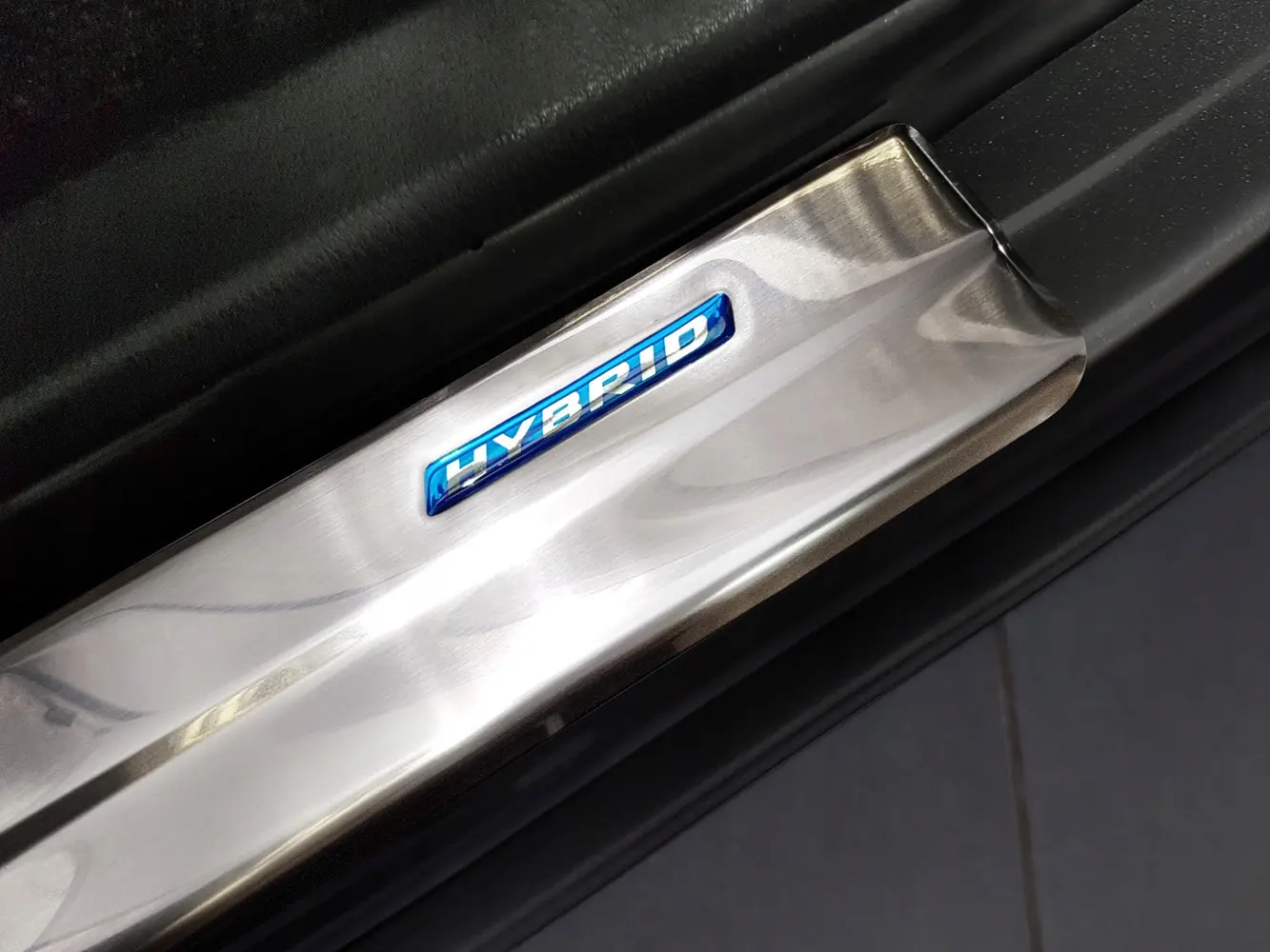 Dørbeskytter dørlister Toyota C-HR I 2016 - 2023 / Toyota RAV4 Plug-in Hybrid 2015 - 2019 | Silver Edition Image 4