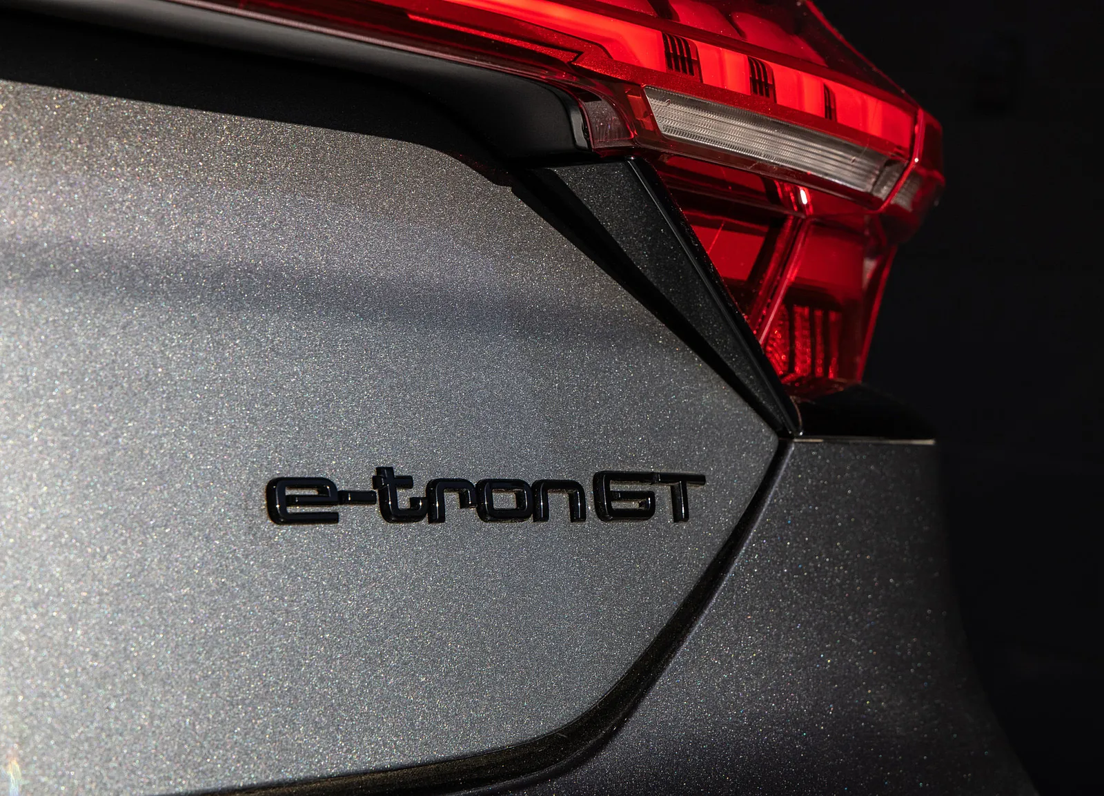 Emblem Audi e-Tron GT | for bakluke - Genuine® Black Glossy – bilde 2