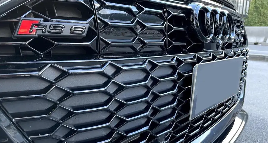 Emblem Audi RS6 (C8) 2020-> | Black Glossy / Red – bilde 2