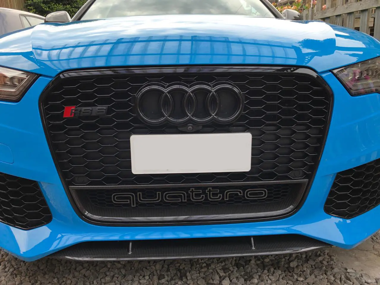 Emblem Audi RS6 (C8) 2020-> | Black Glossy / Red – bilde 5