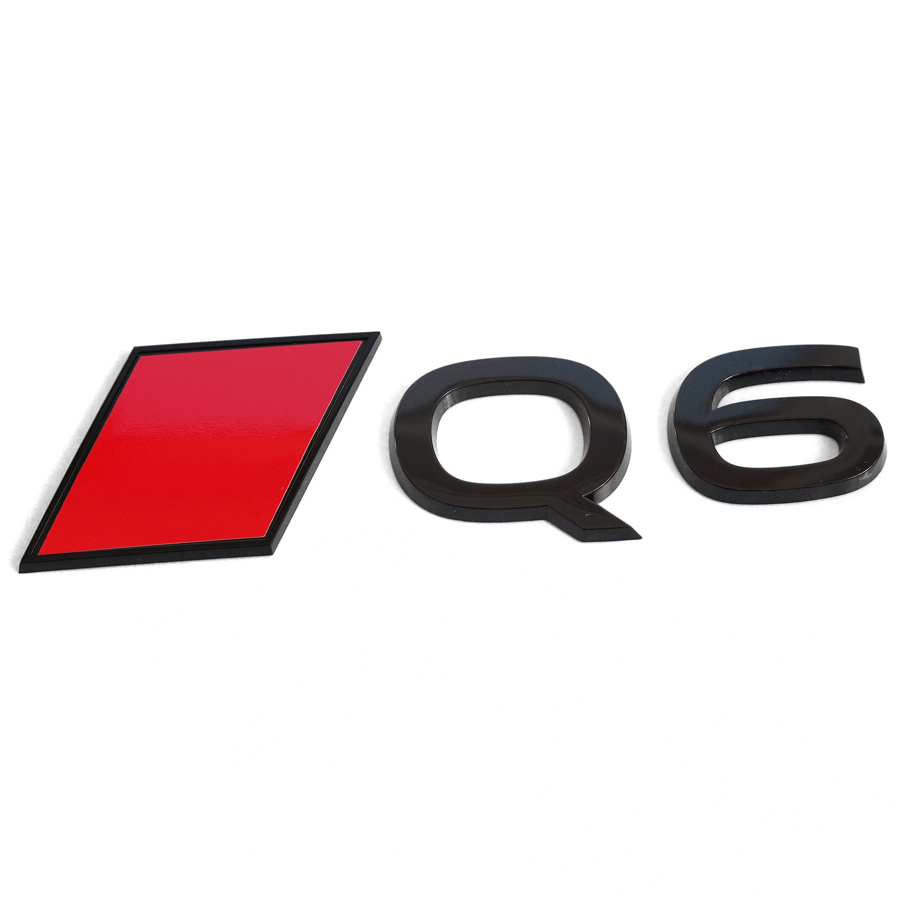 Emblem bak Audi Q6 e-tron │ Genuine® Audi Sport Rute svart/rød
