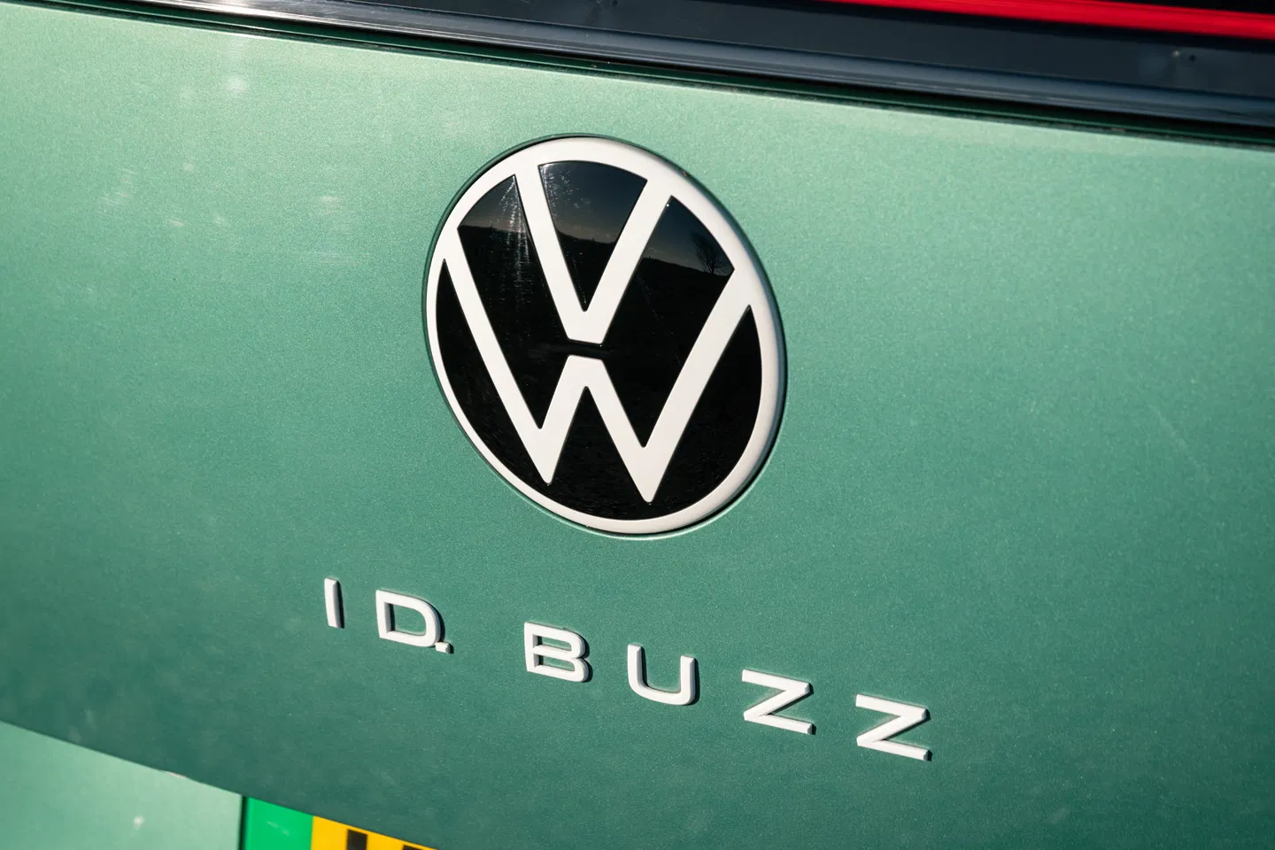 Emblem bak VW ID.Buzz 2022 -> │ Pure White / Schwarz Edition