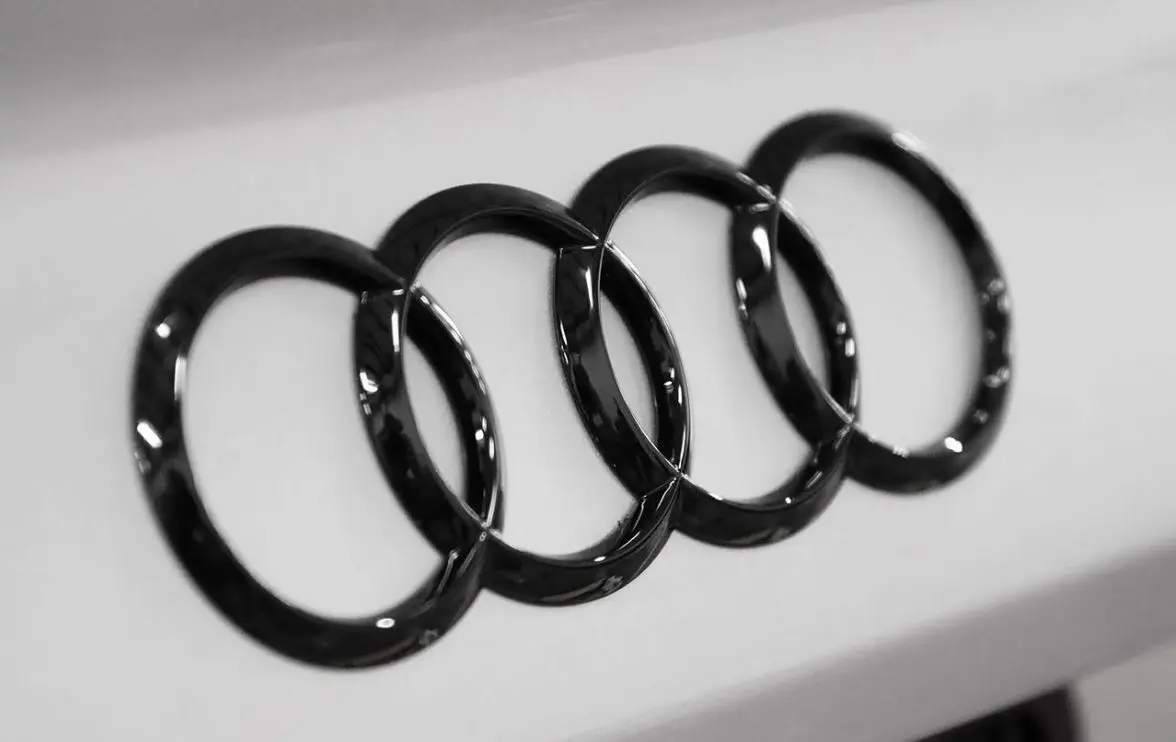 Emblem bakluke Audi | Genuine® Black Glossy