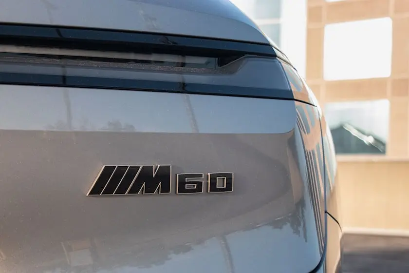 Emblem bakluke BMW iX (I20) Bronze ///M60 Edition – bilde 5