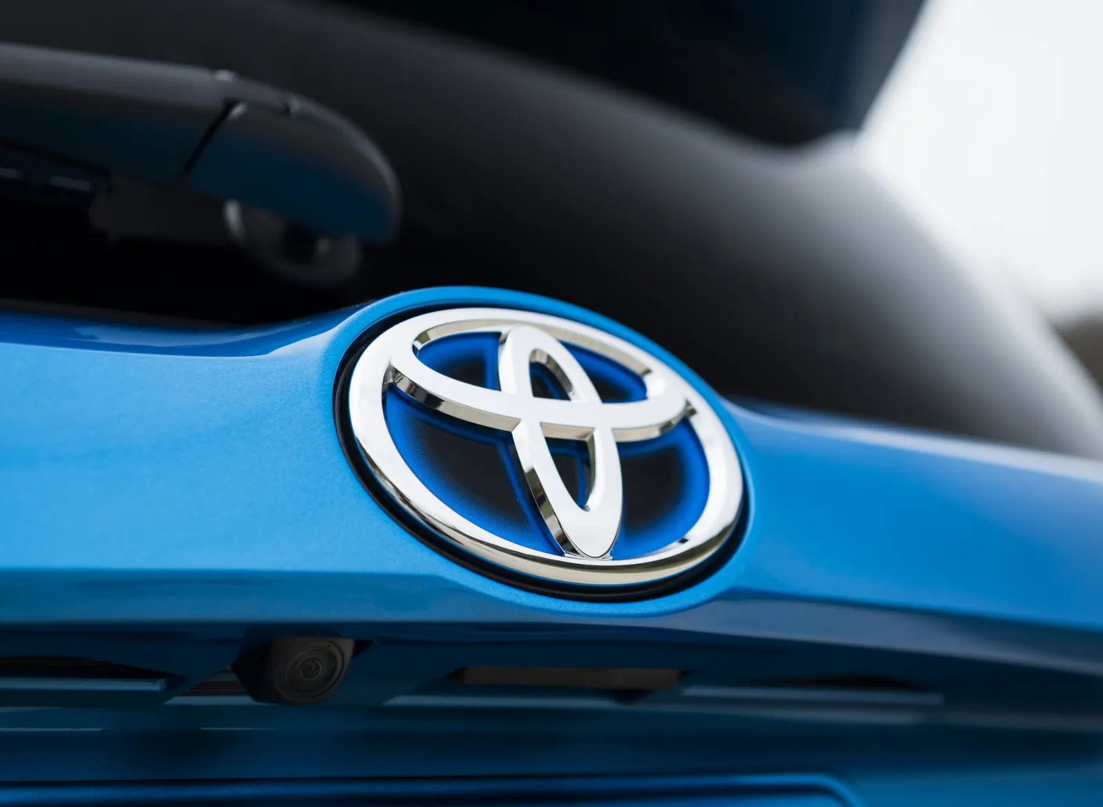 Emblem bakluke Toyota RAV4 Plug-in Hybrid 2015 - 2019 – bilde 3