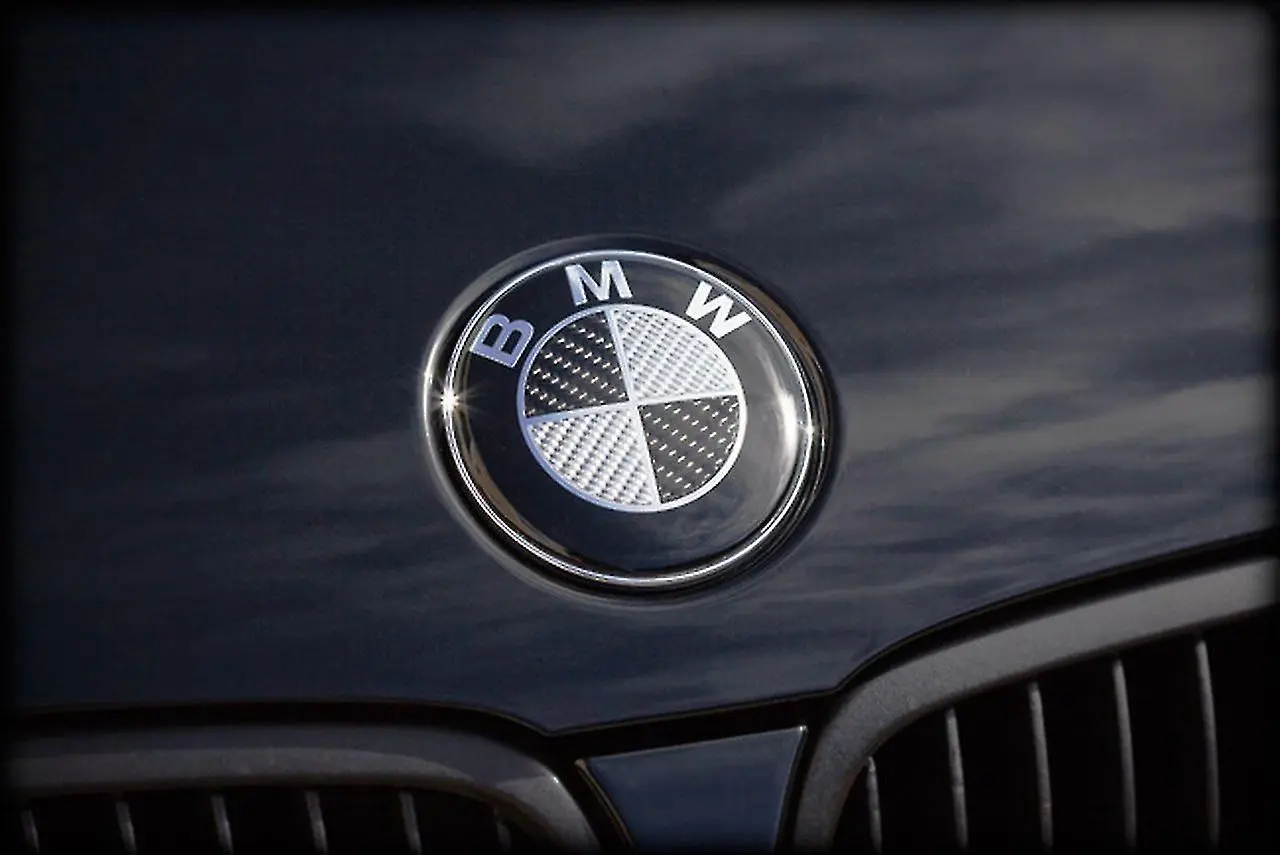 Emblem BMW Carbon - 1 stk. | D - Ø82mm Image 1