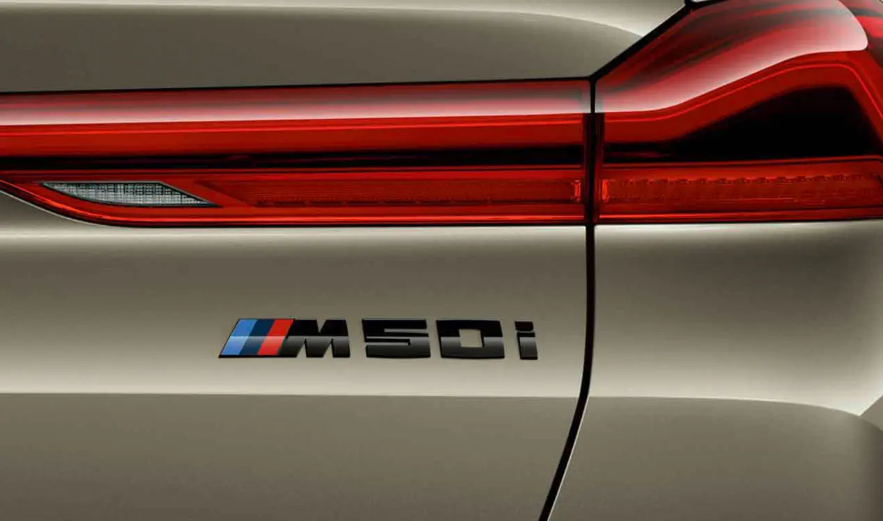 Emblem BMW M50i Black Editon
