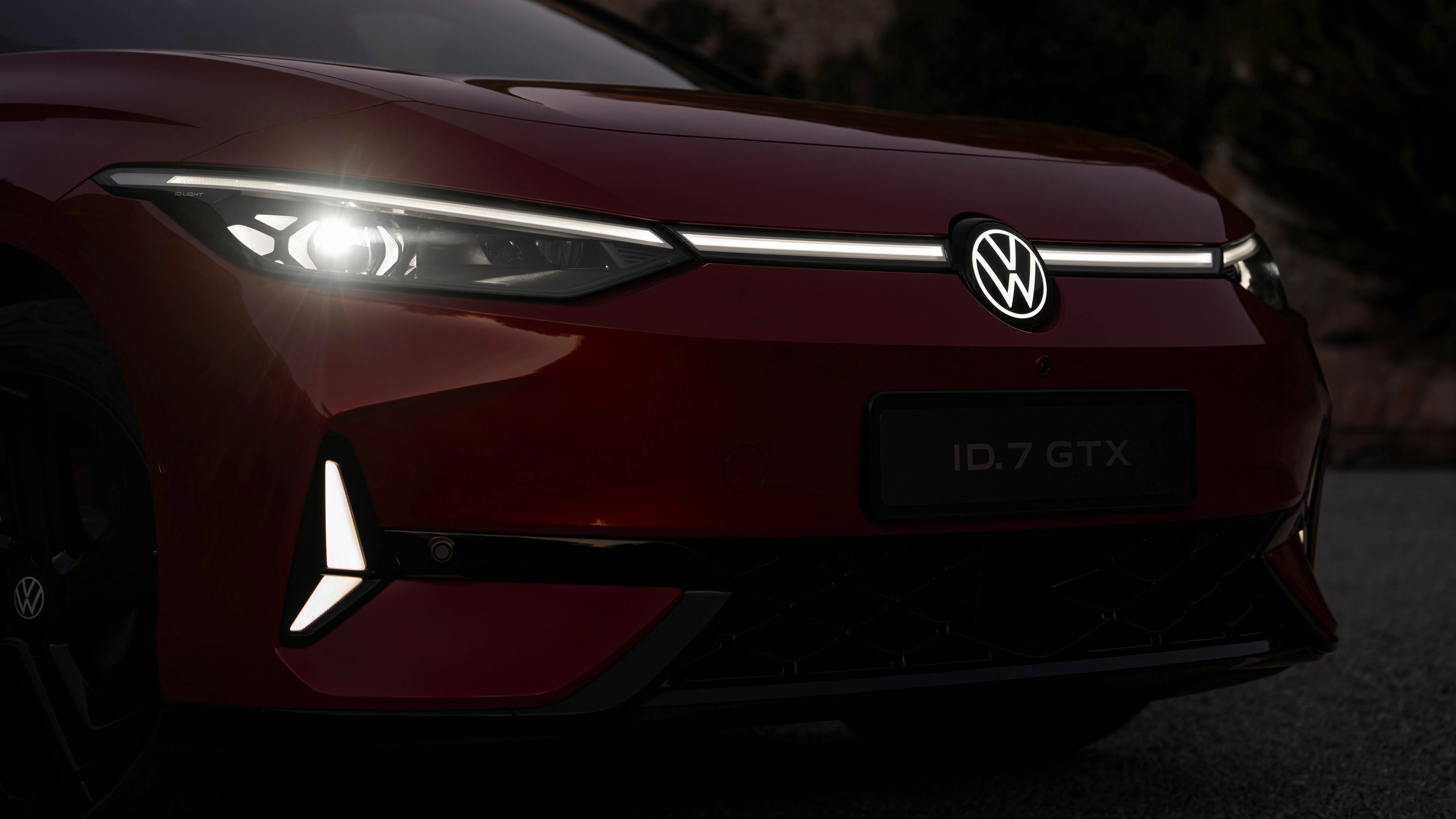 Emblem foran VW ID.7 │ Genuine® Originalt belyst VW-logo