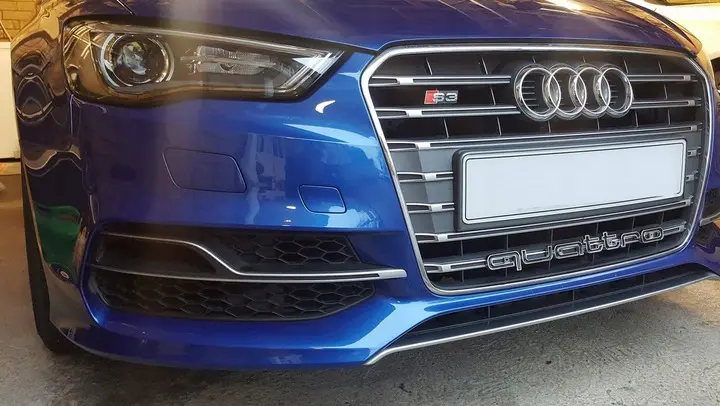 Emblem grill quattro Titanium Chrome Edition Image 2