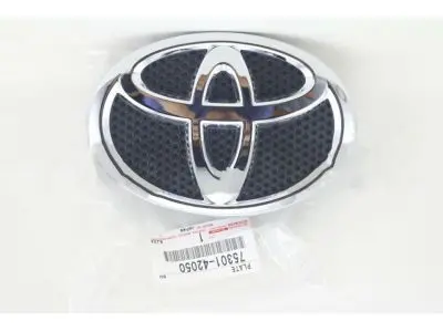 Emblem grill Toyota RAV4 IV Facelift 2015 - 2019