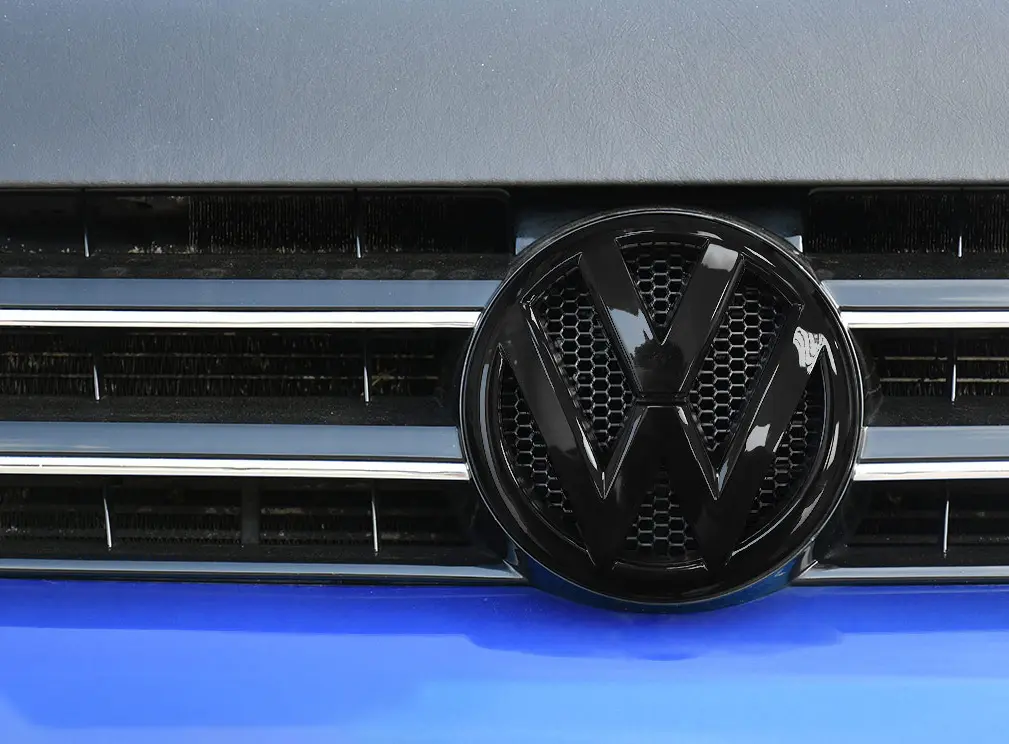Emblem grill VW T5 2009 - 2015 / VW Crafter I Facelift 2011 - 2016 | Black Edition Image 1
