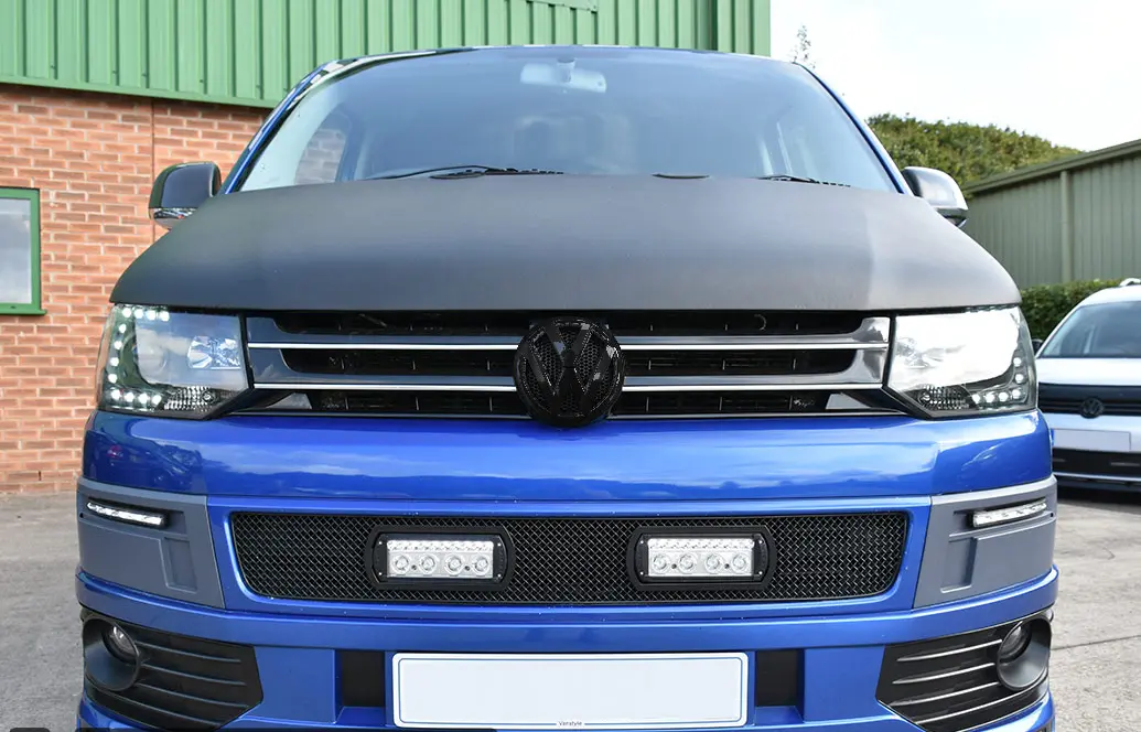 Emblem grill VW T5 2009 - 2015 / VW Crafter I Facelift 2011 - 2016 | Black Edition Image 2