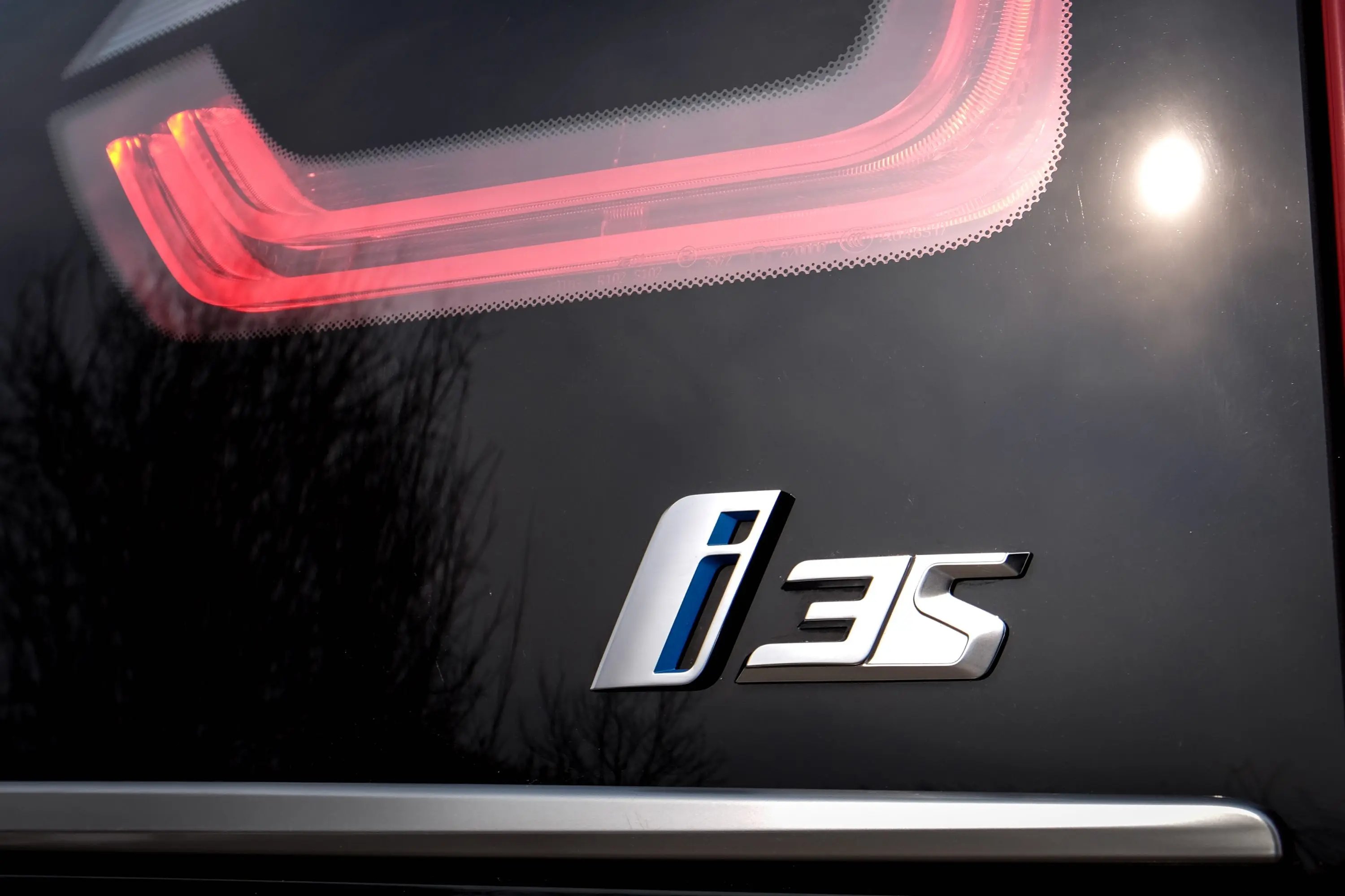 Emblem i3S bokstaver BMW i3 LCI 2017 - 2022 – bilde 3