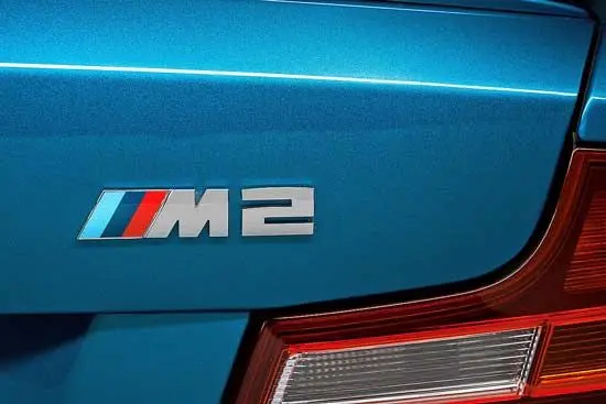 Emblem M2 Krom │ BMW Genuine® bakluke Chrome Logo – bilde 2