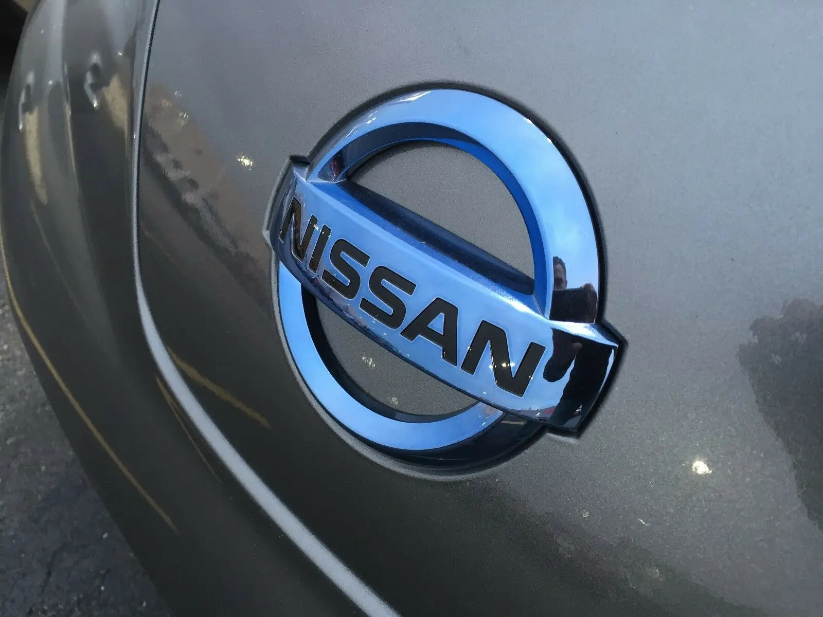Emblem Nissan Leaf I (ZE0) 2010 - 2017 / Nissan e-NV200 2014 - 2021 Image 2