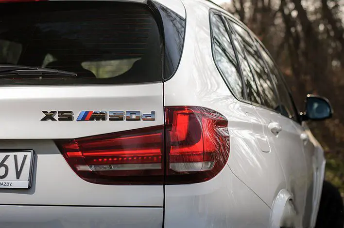 Emblem OEM BMW X5 ///M50d | Silver Edition – bilde 2