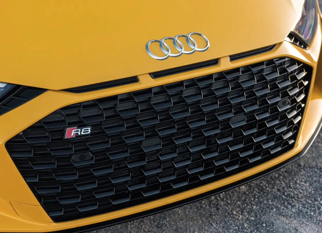 Emblem R8 Audi Sport | Audi R8 4S Black Glossy / Red Image 2